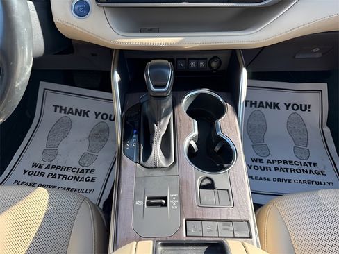 Used 2021 Toyota Highlander Platinum image 16