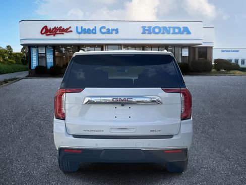Used 2021 GMC Yukon XL SLT w/ SLT Premium Package image 4