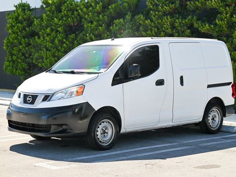 Used 2017 Nissan NV200 S image 1