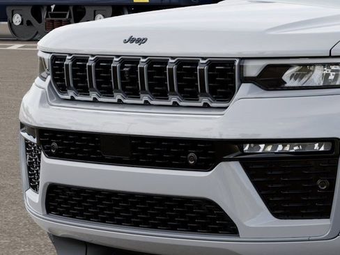 New 2026 Jeep Grand Cherokee L Summit AWD/4WD image 11