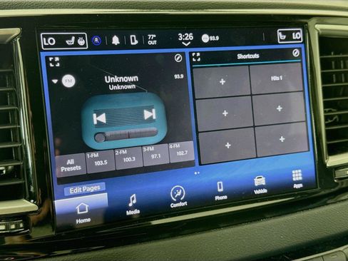 Used 2024 Chrysler Pacifica Touring-L FWD image 12