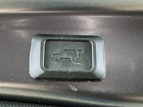 Used 2019 Toyota RAV4 Limited image 30