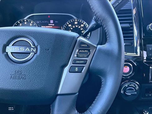 Certified 2023 Nissan Titan Platinum Reserve w/ Moonroof Package image 23