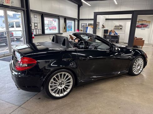 Used 2005 Mercedes-Benz SLK 55 AMG image 21