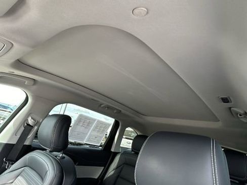 Used 2025 Lincoln Nautilus Reserve image 25