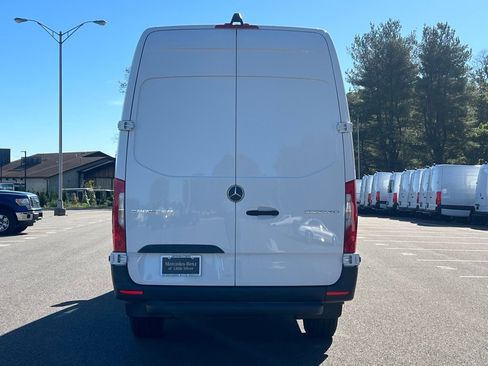 Used 2024 Mercedes-Benz Sprinter 3500 image 10