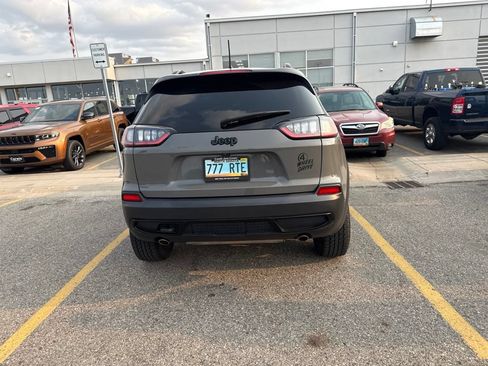 Certified 2022 Jeep Cherokee Latitude AWD/4WD image 7