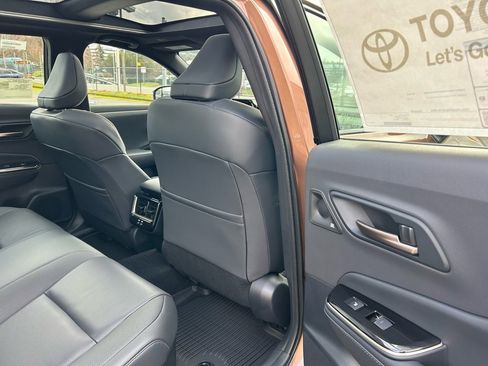 New 2026 Toyota Crown Platinum image 13