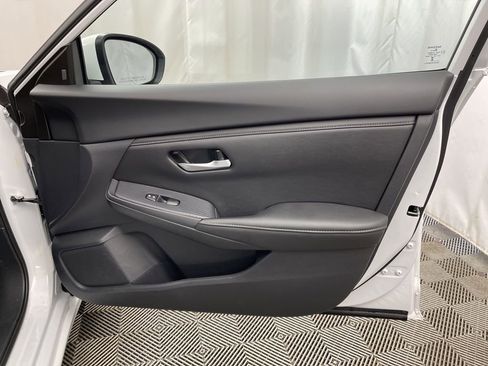 Used 2025 Nissan Sentra SV image 28