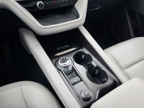 Used 2025 Ford Explorer Active w/ Active Comfort Package image 29