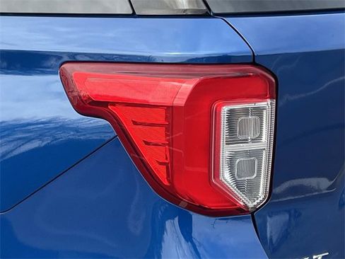 Used 2020 Ford Explorer XLT w/ Equipment Group 202A image 10