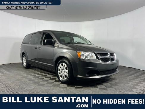 Used 2019 Dodge Grand Caravan SE w/ UConnect Hands-Free Group image 1