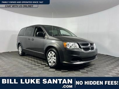 Used 2019 Dodge Grand Caravan SE w/ UConnect Hands-Free Group