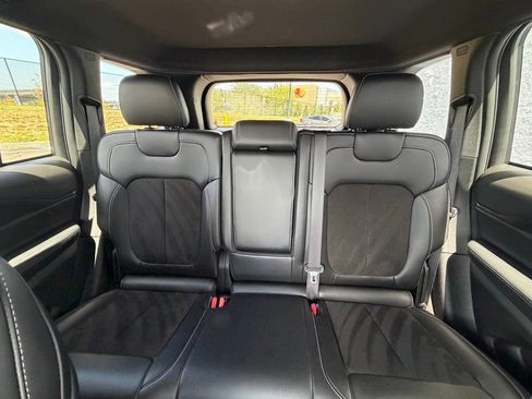 Used 2024 Jeep Grand Cherokee Altitude AWD/4WD image 3