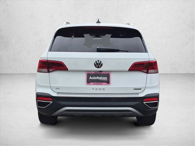Used 2023 Volkswagen Taos SE w/ Panoramic Sunroof Package AWD/4WD image 7