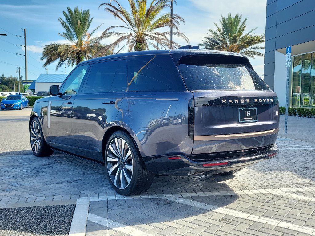 New 2026 Land Rover Range Rover SV AWD/4WD image 3