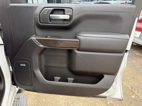 Used 2020 GMC Sierra 1500 SLT RWD image 17