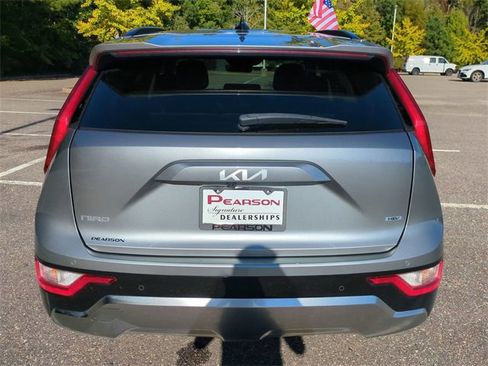 Used 2023 Kia Niro EX Touring image 5