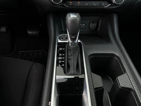 Used 2025 Nissan Sentra SV image 22