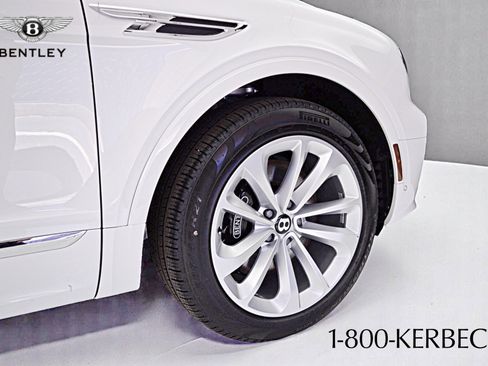 New 2025 Bentley Bentayga Plug-In Hybrid image 15