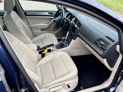 Used 2017 Volkswagen Golf Alltrack SEL image 12