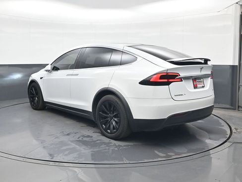 Used 2018 Tesla Model X 75D image 5