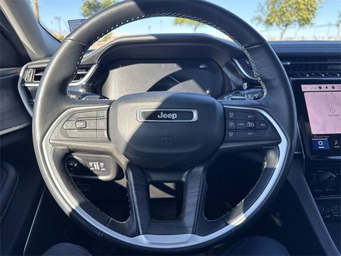 Used 2022 Jeep Grand Cherokee L Limited w/ Luxury Tech Group II image 15