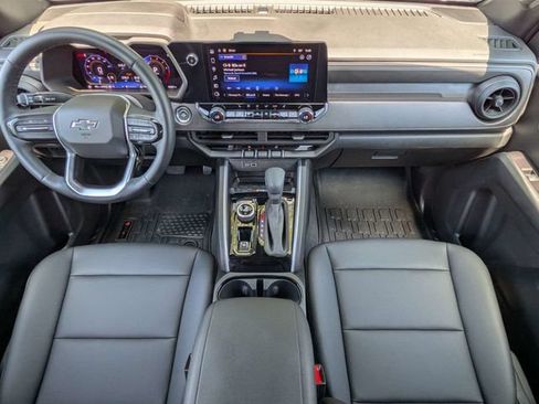 Used 2025 Chevrolet Colorado Trail Boss AWD/4WD image 16