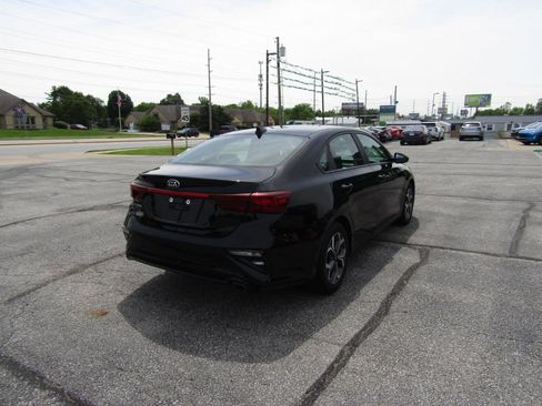Used 2019 Kia Forte LXS FWD image 8
