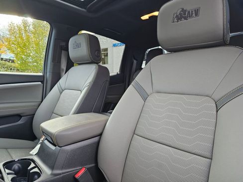 New 2025 Chevrolet Colorado ZR2 w/ ZR2 Bison Edition image 14