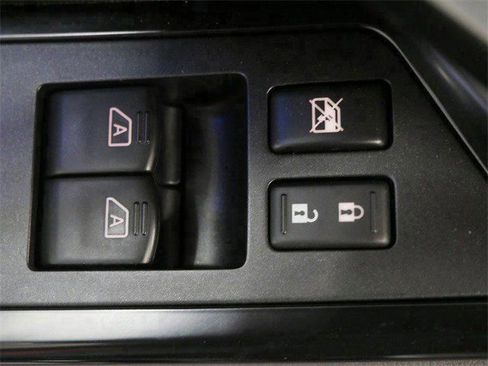 Used 2023 Nissan GT-R Premium w/ Premium Interior Package image 17