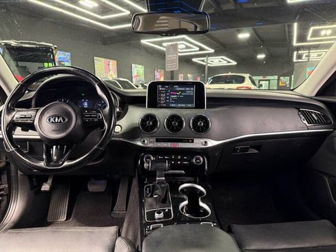 Used 2019 Kia Stinger RWD image 14