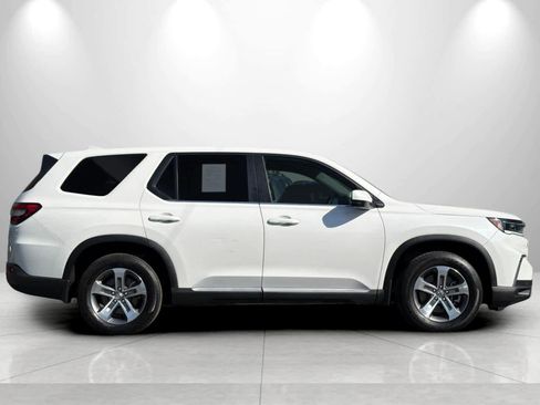 Used 2025 Honda Pilot EX-L image 8