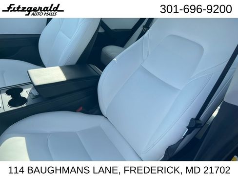 Used 2021 Tesla Model 3 Performance image 9