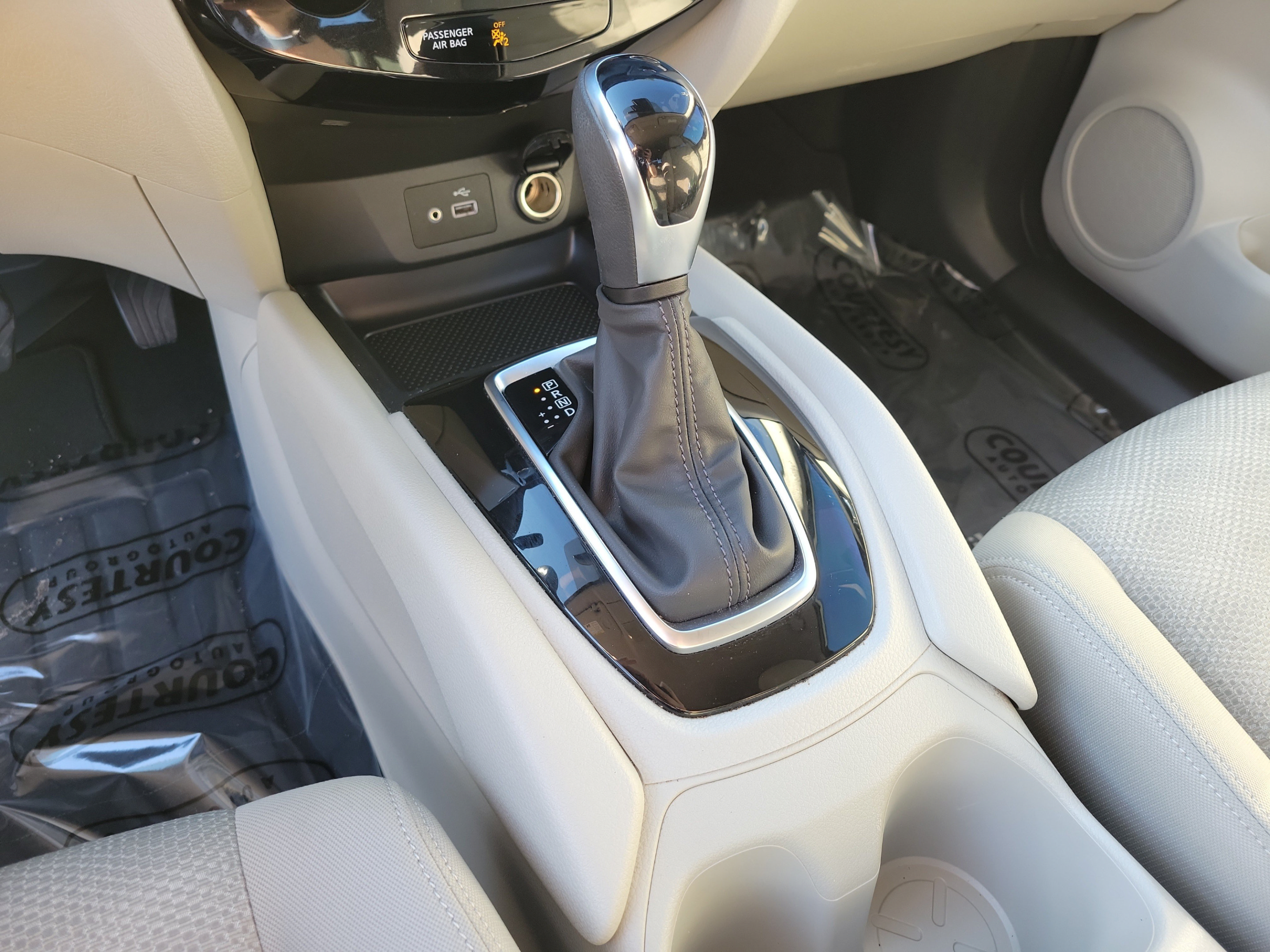 Used 2020 Nissan Rogue Sport SV FWD image 22