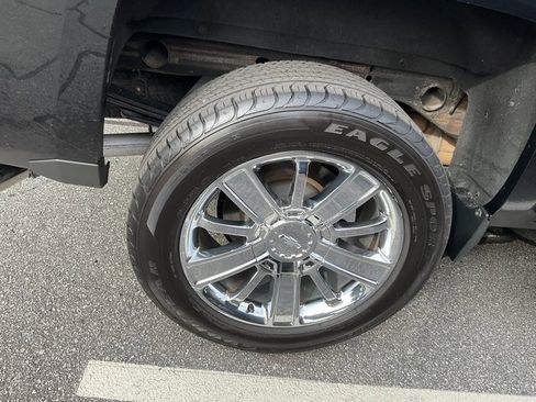 Used 2016 Chevrolet Silverado 1500 High Country w/ High Country Premium Package image 11