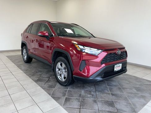 Used 2023 Toyota RAV4 XLE image 1