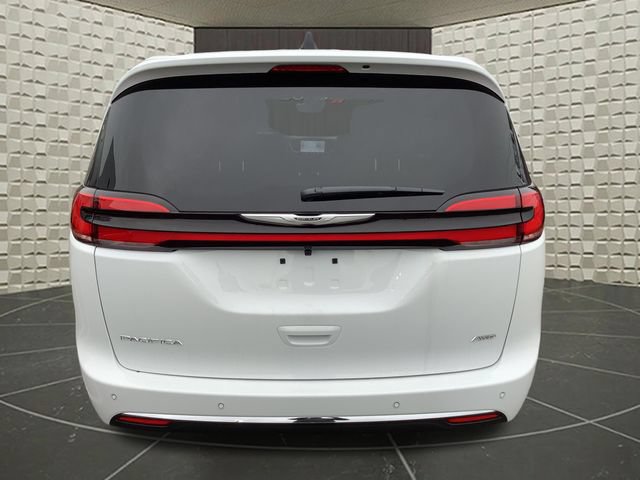 New 2026 Chrysler Pacifica Select AWD/4WD image 7