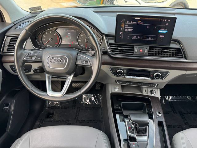 Used 2022 Audi Q5 2.0T Premium w/ Convenience Package AWD/4WD image 12