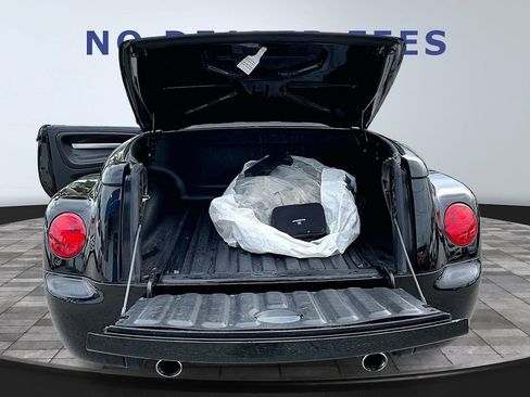 Used 2006 Chevrolet SSR w/ Preferred Equipment Group image 7