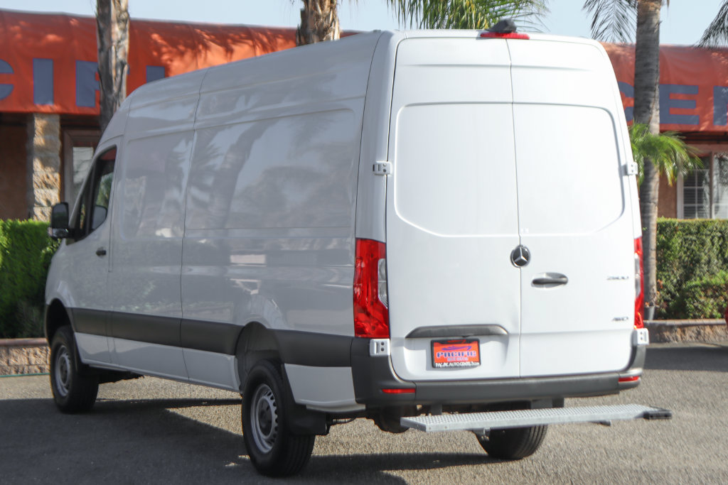 Used 2023 Mercedes-Benz Sprinter 2500 w/ Acoustic Package image 6