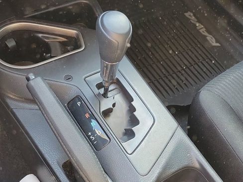 Used 2018 Toyota RAV4 LE image 25