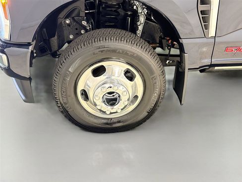 New 2025 Ford F350 Platinum w/ Platinum Plus Package image 31