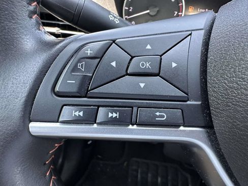 Used 2024 Nissan Sentra SR FWD image 17
