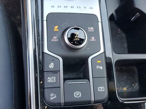 Certified 2025 Kia Sorento SX Prestige image 29