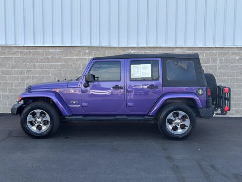 Used 2017 Jeep Wrangler Unlimited Sahara AWD/4WD image 32