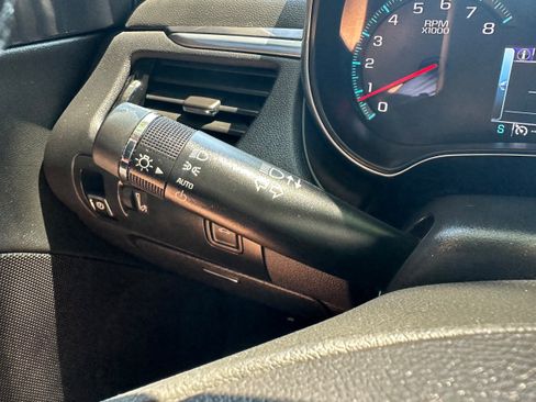 Used 2017 Chevrolet Impala LT FWD image 21