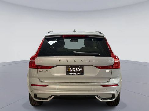 Used 2024 Volvo XC60 T8 Plus w/ Protection Package Premier AWD/4WD image 11