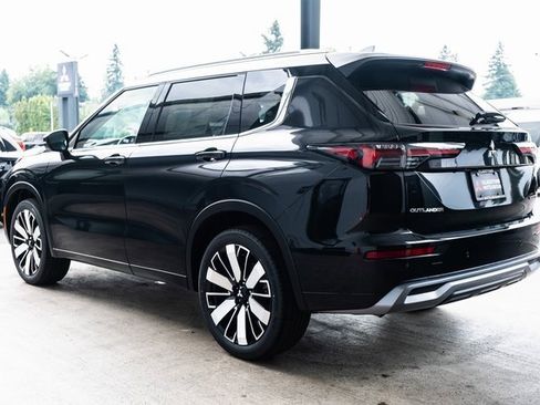 New 2025 Mitsubishi Outlander AWD image 4