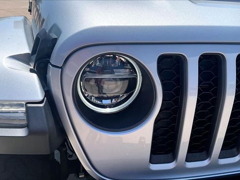 Used 2022 Jeep Wrangler Unlimited Rubicon AWD/4WD image 38